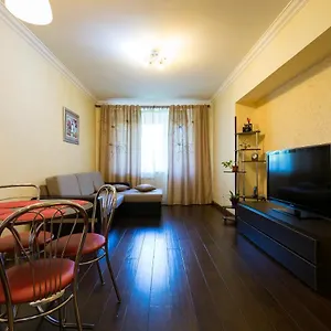 nadezhda-apartment-on-dostyk-street-89.hotels-of-almaty.com/