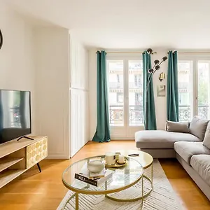 8p - 3br Le Marais Spacious - - Historic Apartment