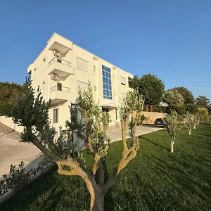 https://me-ga-apartments.albaniahotels.org